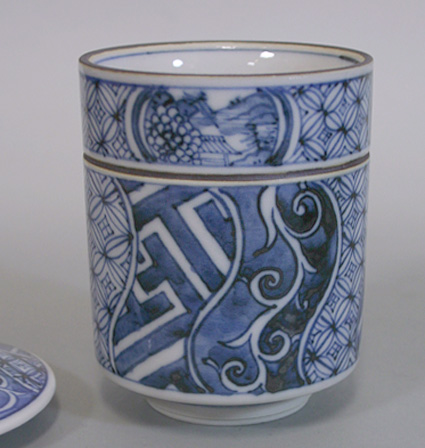Kutani Shonzui yunomi by Bansho