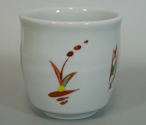 Akae Flowers yunomi teacup from Hironaga kiln