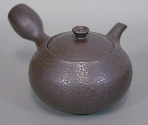 Shidei pine bark teapot by Beiraku