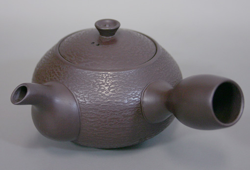 Shidei pine bark teapot by Beiraku