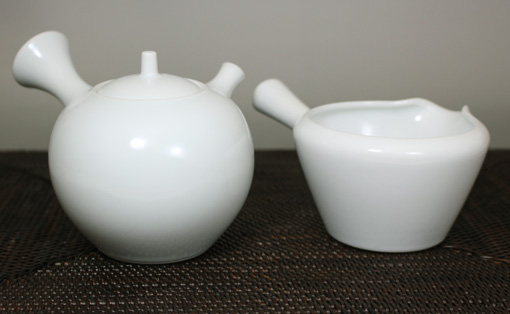 Porcelain celadon teapot and yuzamashi