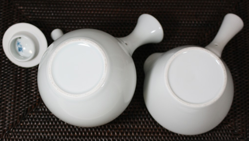 Porcelain celadon teapot and yuzamashi