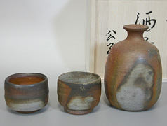 Japanese pottery - Bizen ware sake set