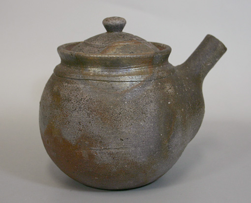 Bizen yohen teapot by Suzuki Tsuneki