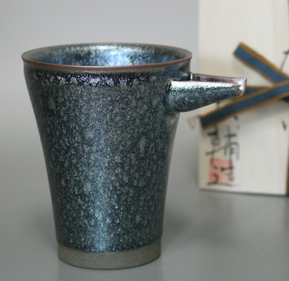 Tenmoku katakuchi sake pourer 