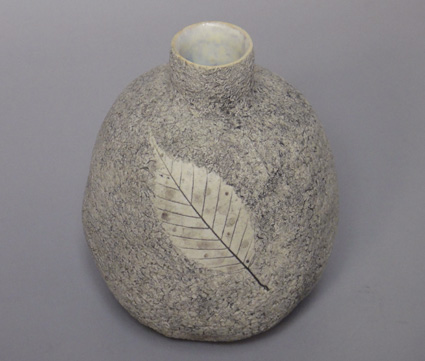 Kasama yaki leaf patterned stone tokkuri sake bottle