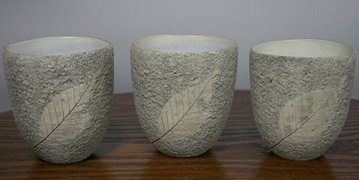 Kasama yaki leaf patterned stone yunomi