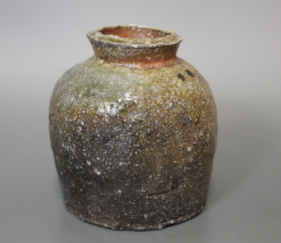Iga pottery Shigaraki Uzukumaru flower vase