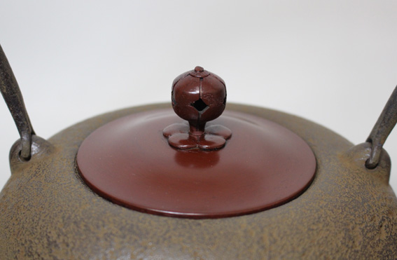 Iwachu tetsubin kettle