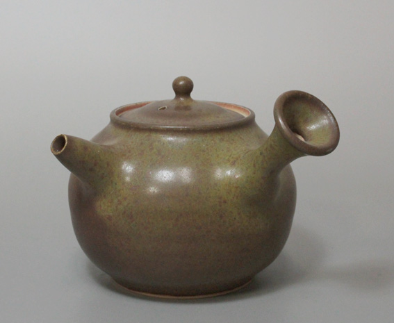 Japanese pottery- teapots by Ogawa Jinpachi