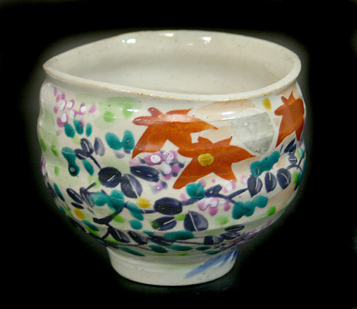 Kutani Bushclover tea bowl (Ippukuwan) 