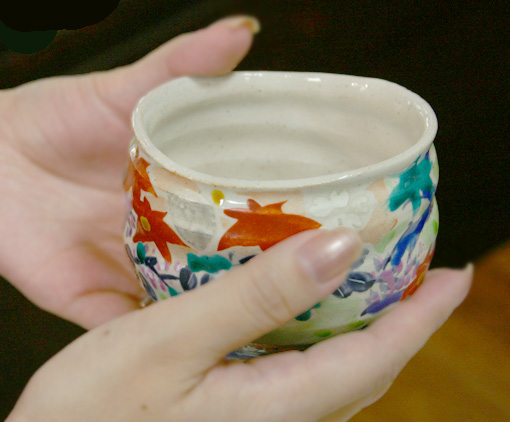 Kutani Bushclover tea bowl (Ippukuwan) 