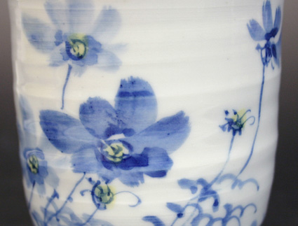 Kutani handpainted cosmos yunomi cup