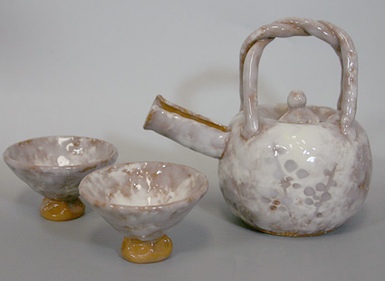 Shino hakubai sake set