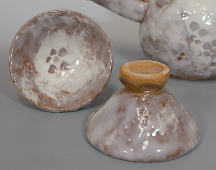 Shino hakubai sake set