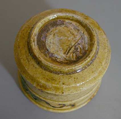 Japanese pottery - Kiseto guinomi sake cup by Iwatsuki Takemitsu