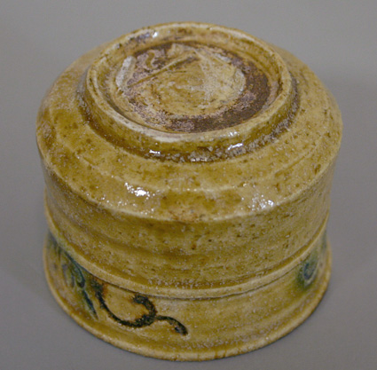 Japanese pottery - Kiseto guinomi sake cup by Iwatsuki Takemitsu