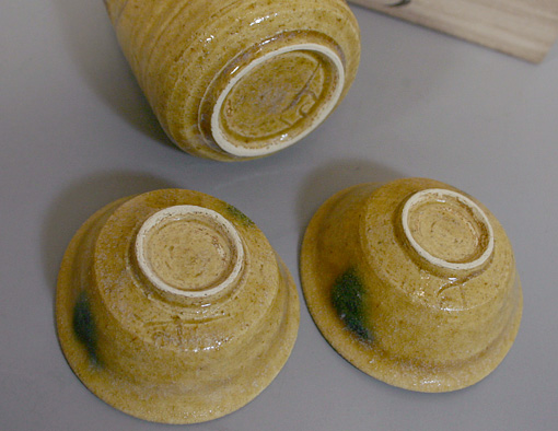Japanese pottery - Kiseto sake set by Iwatsuki Takemitsu