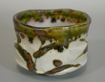 Japanese pottery - oribe guinomi sake cup