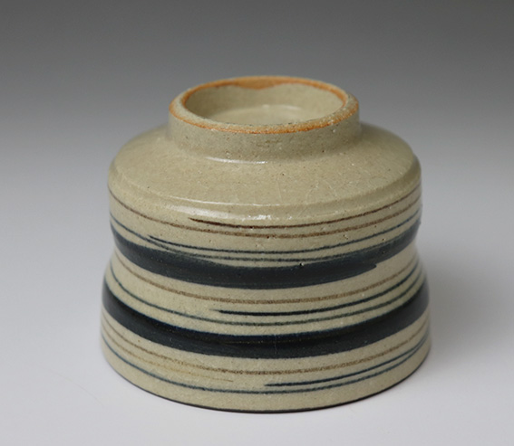 Japanese pottery - komasuji guinomi by Rinzan kiln