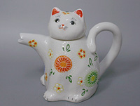 Kutani maneki neko teapot
