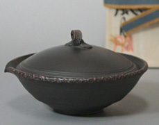 Handcrafted teapot by Fugetsu