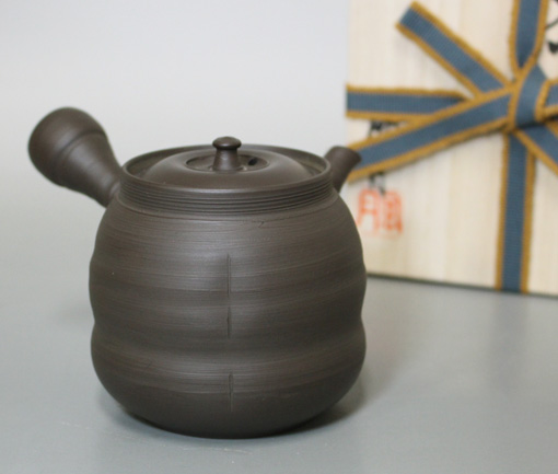 Tokoname kyusu teapot by Fugetsu