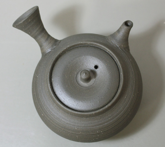 Japanese Tokoname kyusu teapot by Ito Gafu