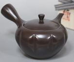 Gyokudo teapot
