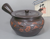 Tokoname teapot by Gyokudo