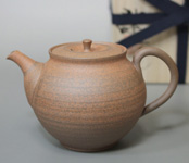 Handcrafted teapot by Hokujo