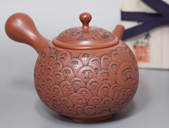 Japanese Tokoname 100 daruma teapot by Kodo