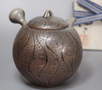 Tokoname Mayake teapot by Konishi Yohei