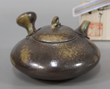 Tokoname Mayake teapot by Konishi Yohei