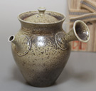 Tokoname Mayake teapot by Konishi Yohei