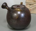 Tokoname Mayake teapot by Konishi Yohei