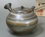 Tokoname Mayake teapot by Konishi Yohei