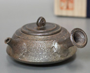 Tokoname Mayake teapot by Konishi Yohei