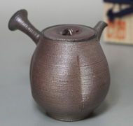 Tokoname Mayake teapot by Konishi Yohei