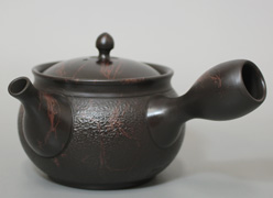 Japanese pottery - Tokoname teapots by Koshin
