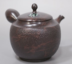 Japanese pottery - Tokoname teapots by Koshin