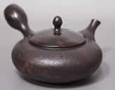 Japanese pottery - Tokoname teapots by Koshin