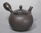 Japanese pottery - Tokoname teapots by Koshin