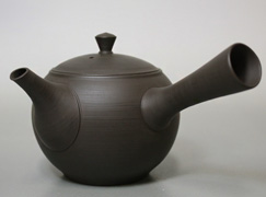 Tokoname teapot by Kouji