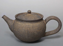 Teapot by Maekawa Junzo