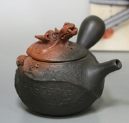 Tokoname teapot by Motozo