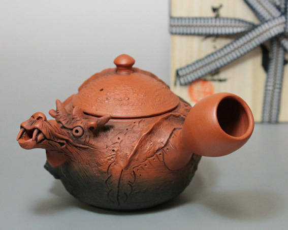 Tokoname teapot by Motozo
