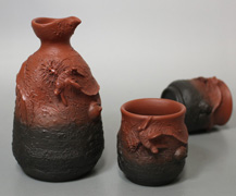 Japanese Tokoname dragon sake cup by Motozo