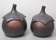 Yohen eggplant shape lidded yunomi by Motozo