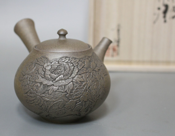 Japanese Tokoname teapot by Seiho